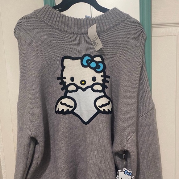 Hello Kitty Gray Sweater - Picture 1 of 5